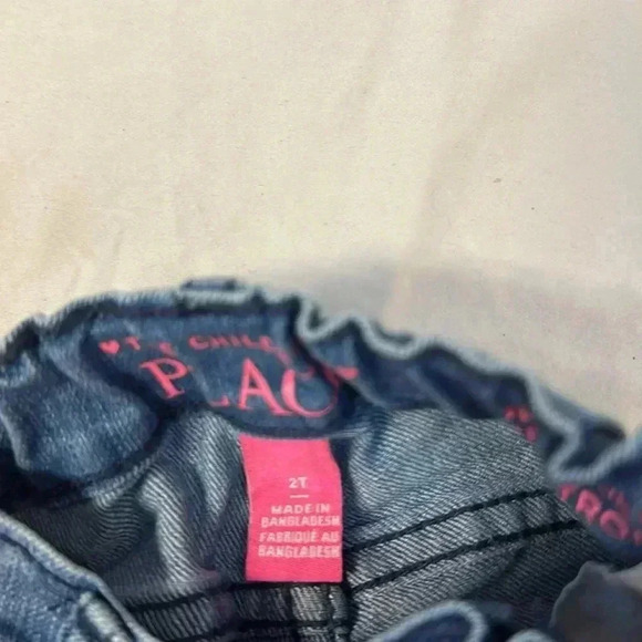 The Children's Place - Toddler straight cut denim jeans. Size 2T - Picture 3 of 5